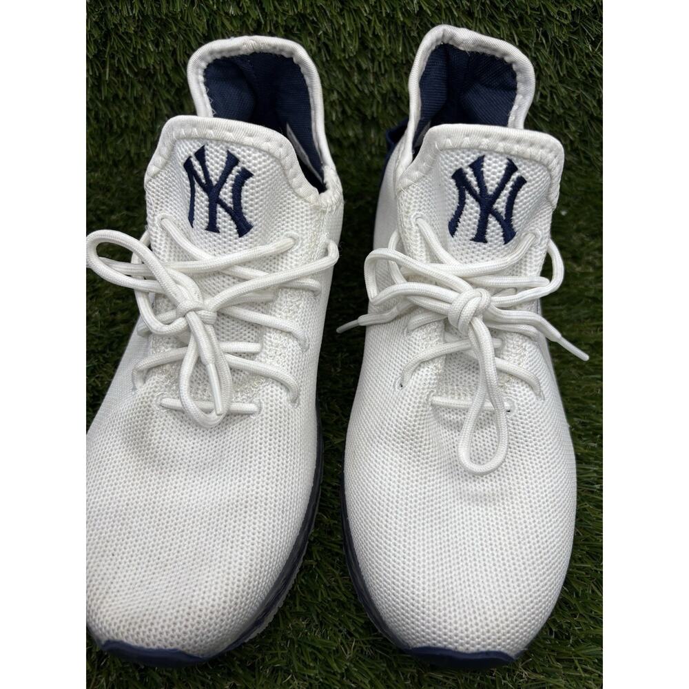 Mens New York Yankees MLB FOCO Shoes Low Top Canvas size 7 White Sneakers
